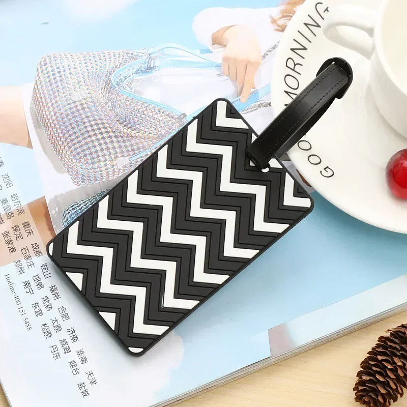 Geometrische bagagelabels voor - Men Accessories Name recensie en prijs
